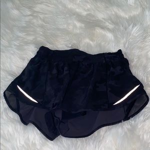 Lululemon hottie hot short 2.5” black army